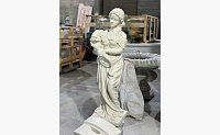 Скульптура девушки Итальянка с букетом (бежевая)